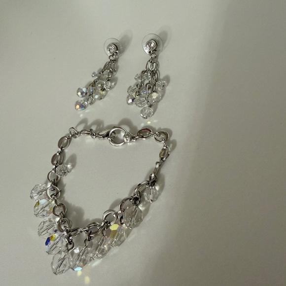 ✨NWOT Swarovski Silver Chandelier Earrings and Bracelet Set - Picture 2 of 2